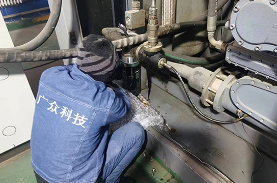 空壓機(jī)斷油保護(hù)裝置的壓力傳感器為什么要安裝在油路上